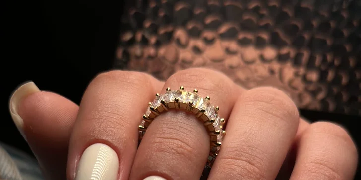 Manikúra alebo pedikúra: klasická, japonská, s gél lakom či lakovaním