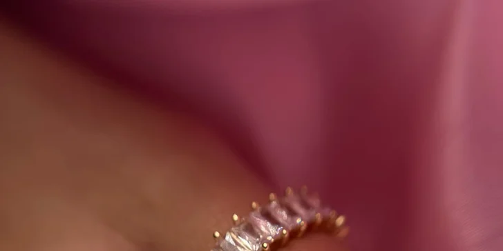 Manikúra alebo pedikúra: klasická, japonská, s gél lakom či lakovaním