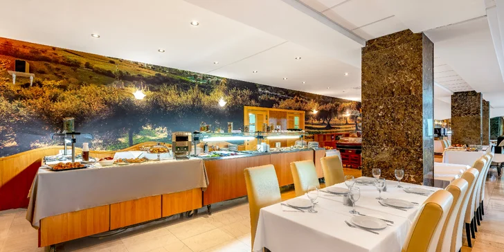 Dubrovník: hotel pri pláži, polpenzia a výhľad na Elafitské ostrovy