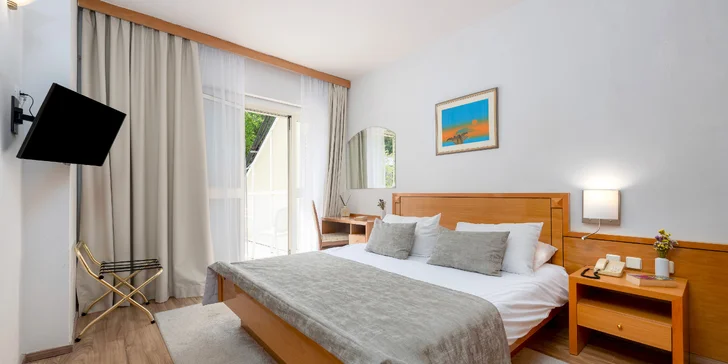 Dubrovník: hotel pri pláži, polpenzia a výhľad na Elafitské ostrovy