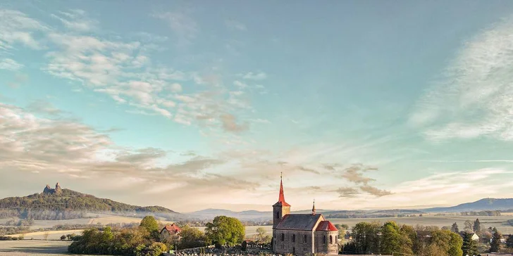 Romantika v srdci Českého raja: moderný posed pre 2 osoby, sauna a kúpací sud