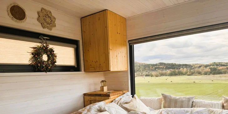 Romantika v srdci Českého raja: moderný posed pre 2 osoby, sauna a kúpací sud