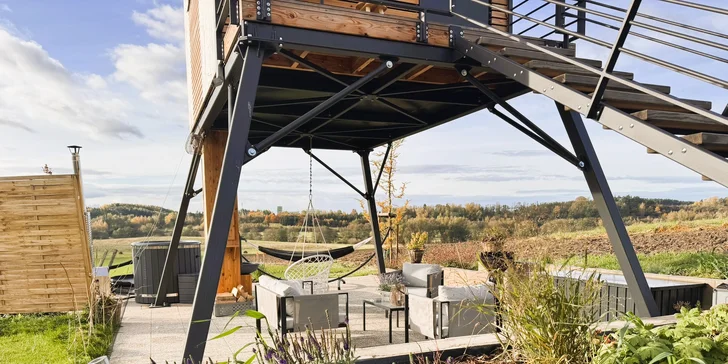 Romantika v srdci Českého raja: moderný posed pre 2 osoby, sauna a kúpací sud