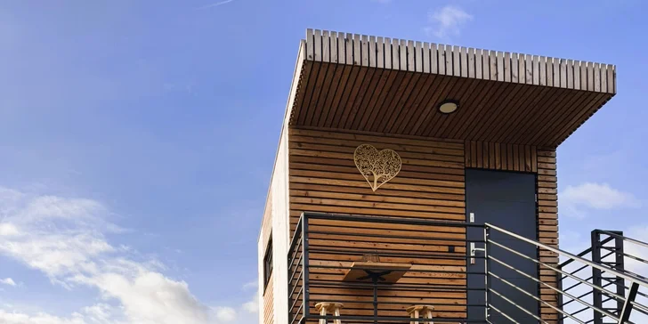 Romantika v srdci Českého raja: moderný posed pre 2 osoby, sauna a kúpací sud