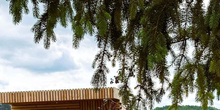 Romantika v srdci Českého raja: moderný posed pre 2 osoby, sauna a kúpací sud