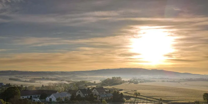 Romantika v srdci Českého raja: moderný posed pre 2 osoby, sauna a kúpací sud