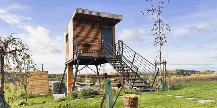 Romantika v srdci Českého raja: moderný posed pre 2 osoby, sauna a kúpací sud