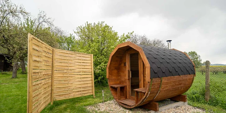 Romantika v srdci Českého raja: moderný posed pre 2 osoby, sauna a kúpací sud