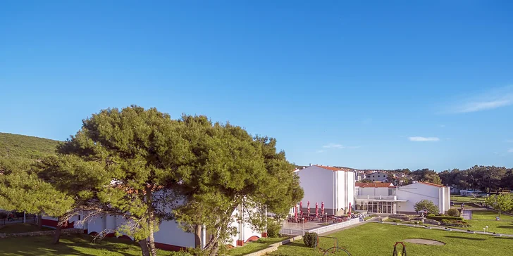 Pohodová dovolenka na Krku: 3* hotel pri pláži, polpenzia, dieťa do 11,9 rokov zdarma