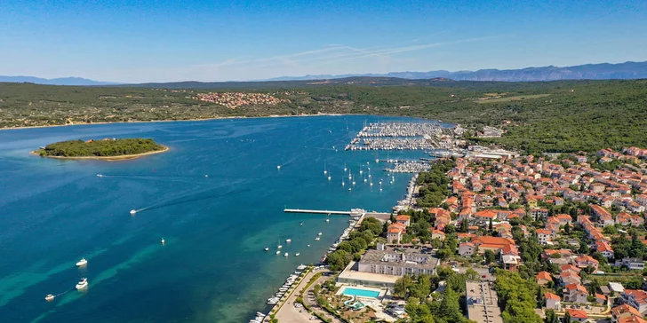 Pohodová dovolenka na Krku: 3* hotel pri pláži, polpenzia, dieťa do 11,9 rokov zdarma