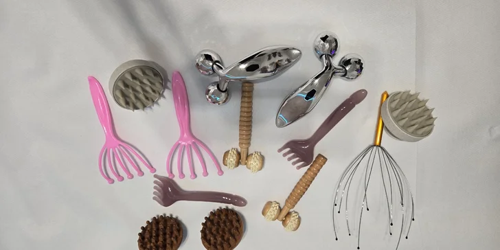 Individuálne alebo párové škrabkanie celého tela, hlavy aj šije