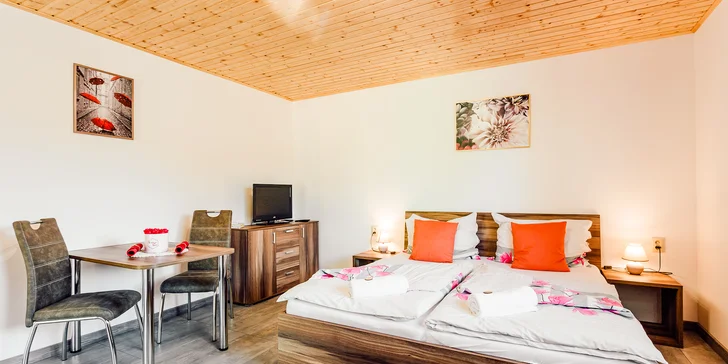 Romantika ako z rozprávky blízko Banskej Štiavnice: pobyt v apartmáne s fľašou vína a wellness