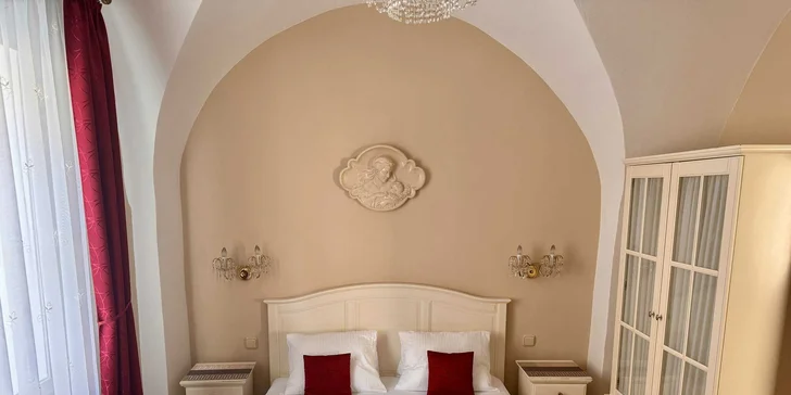 Pohoda v srdci Mikulova: víno, domáce dezerty a komfort s atmosférou prvej republiky