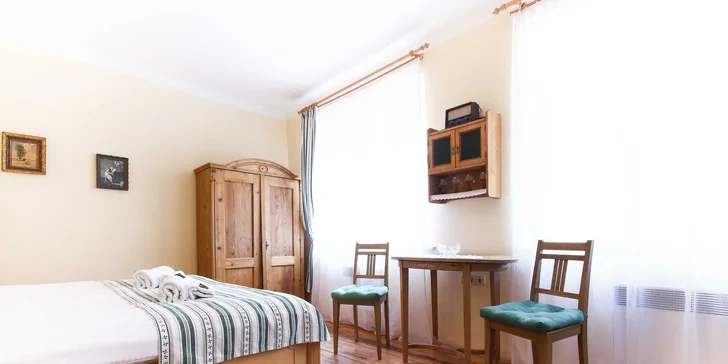 Pohoda v srdci Mikulova: víno, domáce dezerty a komfort s atmosférou prvej republiky