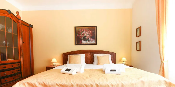 Pohoda v srdci Mikulova: víno, domáce dezerty a komfort s atmosférou prvej republiky