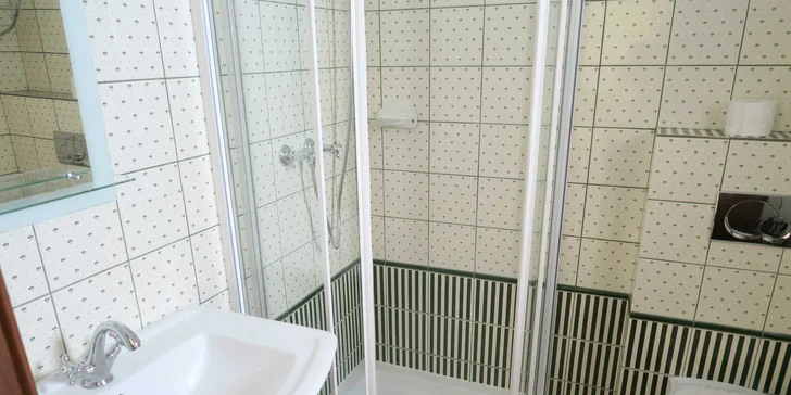 Pohoda v srdci Mikulova: víno, domáce dezerty a komfort s atmosférou prvej republiky