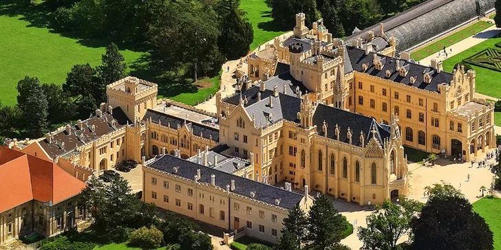 Pohoda v srdci Mikulova: víno, domáce dezerty a komfort s atmosférou prvej republiky