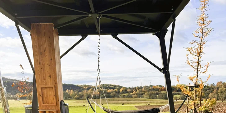 Romantika v srdci Českého raja: moderný posed pre 2 osoby, sauna a kúpací sud