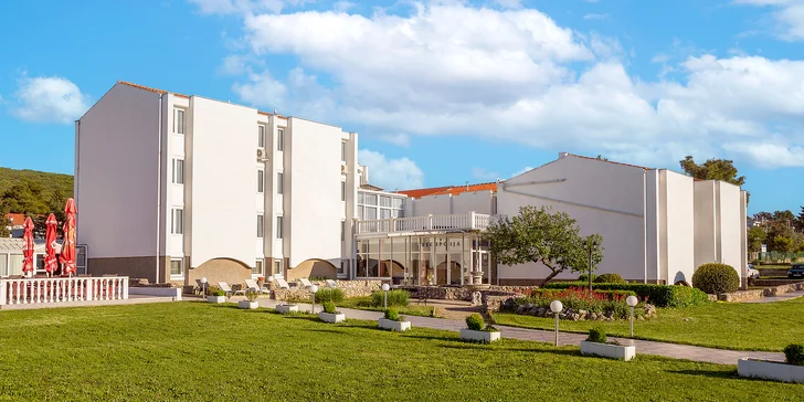 Pohodová dovolenka na Krku: 3* hotel pri pláži, polpenzia, dieťa do 11,9 rokov zdarma