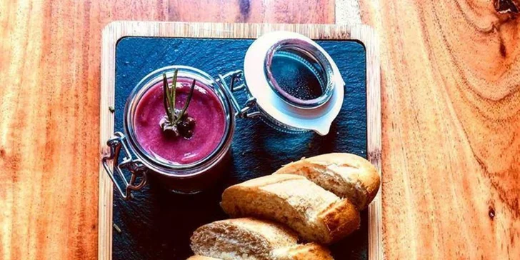 Pohoda pri Klatovoch s raňajkami, trojchodovou večerou a privátnym wellness