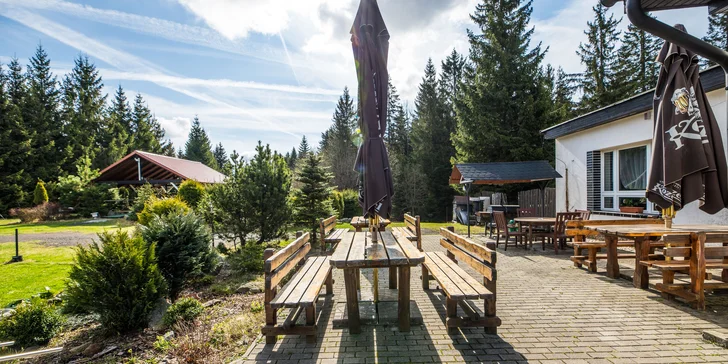 Pobyt v Jáchymove neďaleko Božieho Daru: raňajky alebo polpenzia, biliard, 5 km na Klínovec