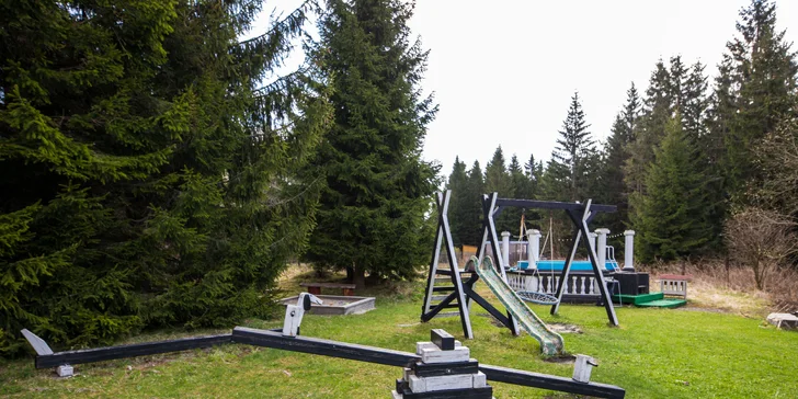 Pobyt v Jáchymove neďaleko Božieho Daru: raňajky alebo polpenzia, biliard, 5 km na Klínovec