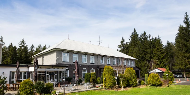 Pobyt v Jáchymove neďaleko Božieho Daru: raňajky alebo polpenzia, biliard, 5 km na Klínovec