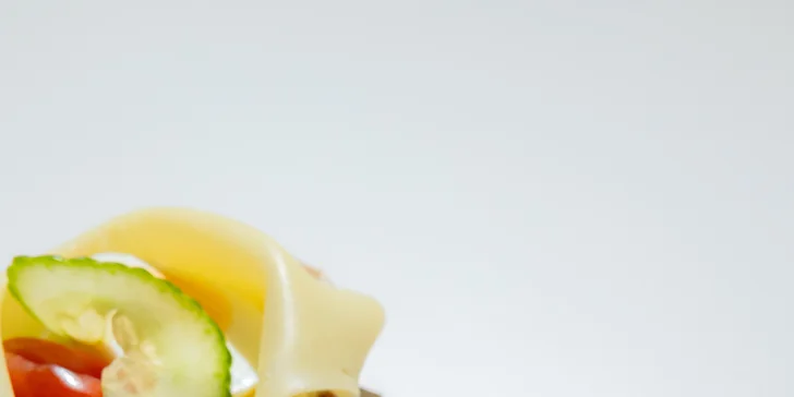 Mix obložených chlebíčkov alebo bagetový box: ideálne pohostenie do práce aj na oslavu