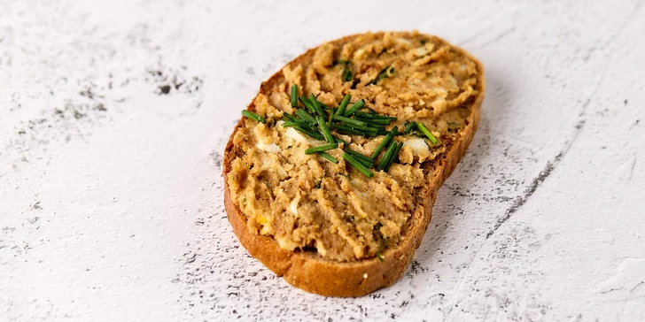 Mix obložených chlebíčkov alebo bagetový box: ideálne pohostenie do práce aj na oslavu