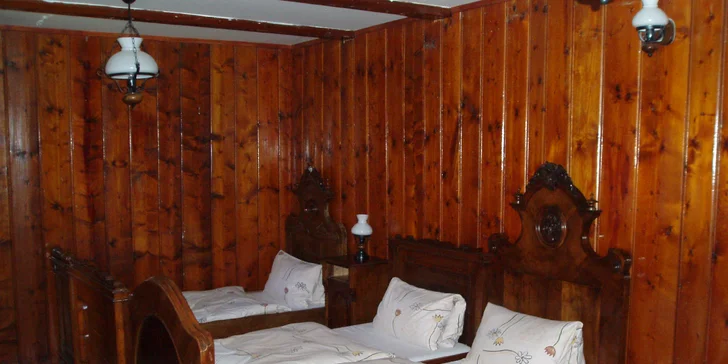 Pobyt vo vychýrenom historickom penzióne Rejvíz s výborným jedlom a wellness