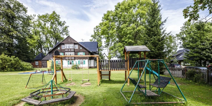 Pobyt vo vychýrenom historickom penzióne Rejvíz s výborným jedlom a wellness