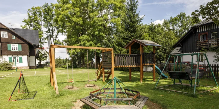 Pobyt vo vychýrenom historickom penzióne Rejvíz s výborným jedlom a wellness