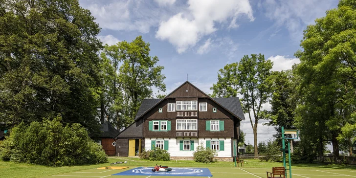 Pobyt vo vychýrenom historickom penzióne Rejvíz s výborným jedlom a wellness