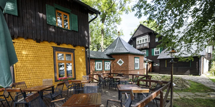 Pobyt vo vychýrenom historickom penzióne Rejvíz s výborným jedlom a wellness