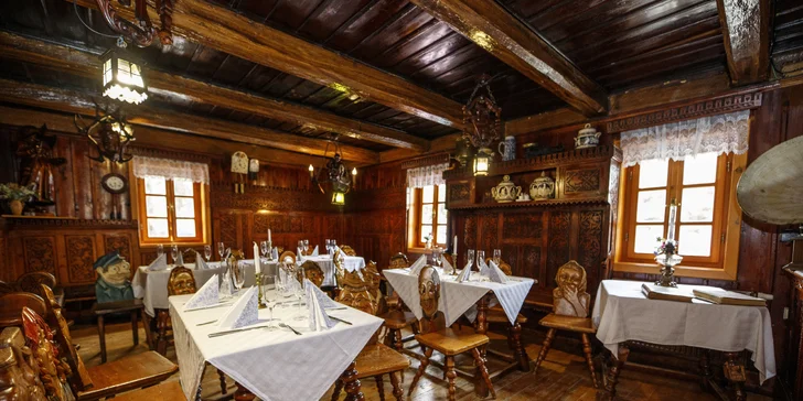 Pobyt vo vychýrenom historickom penzióne Rejvíz s výborným jedlom a wellness