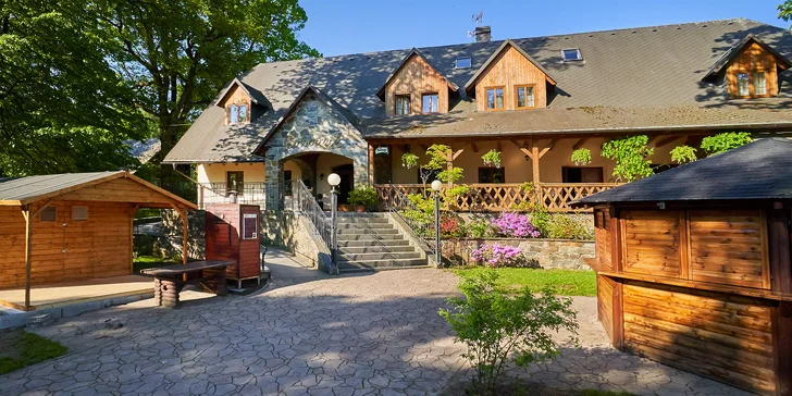 Pohoda v Jeseníkoch: raňajky alebo polpenzia, prosecco aj sauna s výhľadom