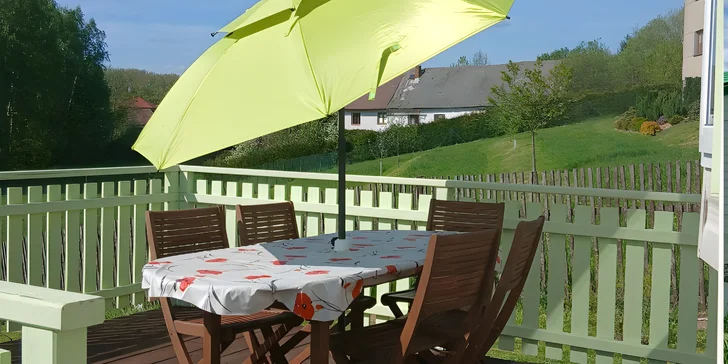 Rodinná pohoda na Vysočine: mobilný domček až pre 5 osôb s terasou