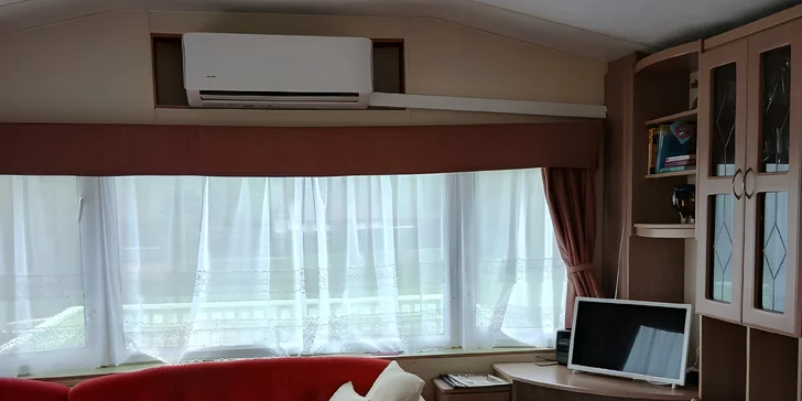 Rodinná pohoda na Vysočine: mobilný domček až pre 5 osôb s terasou