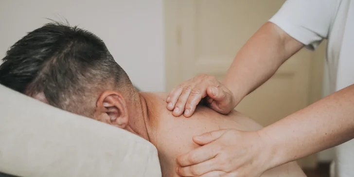 Klasická masáž vrátane rašelinového zábalu či bankovania