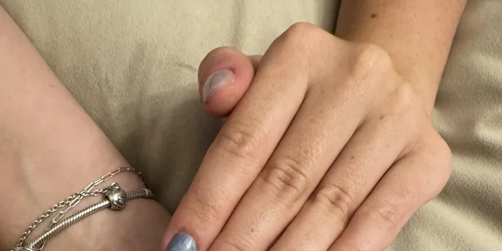 Klasická manikúra, gél lak alebo nové gélové nechty