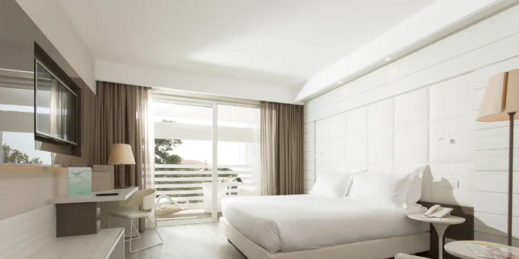 Lido di Jesolo: 5* hotel s vlastnou plážou a 70m bazénom, wellness, raňajky aj lekcie jogy