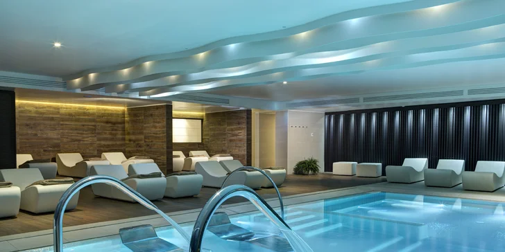 Lido di Jesolo: 5* hotel s vlastnou plážou a 70m bazénom, wellness, raňajky aj lekcie jogy