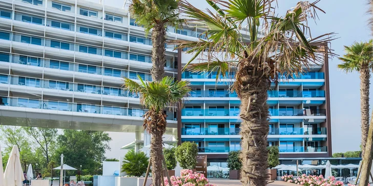 Lido di Jesolo: 5* hotel s vlastnou plážou a 70m bazénom, wellness, raňajky aj lekcie jogy