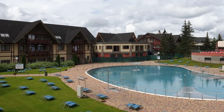 Pobyt vo Vodnom parku Bešeňová s termálnymi bazénmi pre dvoch aj celú rodinu