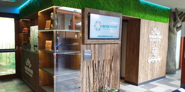 Pobyt vo Vodnom parku Bešeňová s termálnymi bazénmi pre dvoch aj celú rodinu