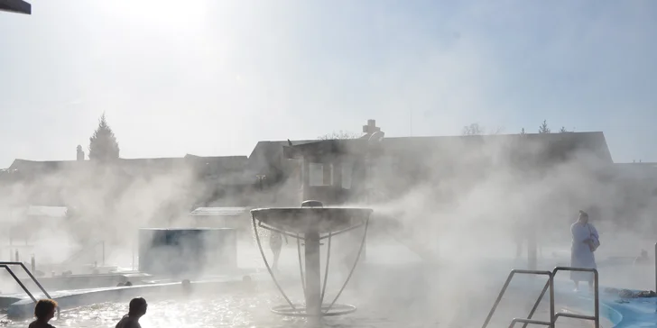 Pobyt vo Vodnom parku Bešeňová s termálnymi bazénmi pre dvoch aj celú rodinu