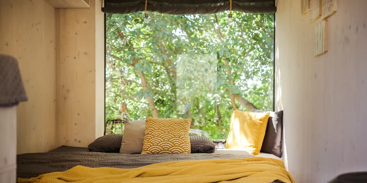 Glamping: minimalistický posed pre dve osoby, solárna sprcha, gril a vyhrievaný sud