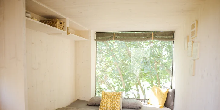 Glamping: minimalistický posed pre dve osoby, solárna sprcha, gril a vyhrievaný sud