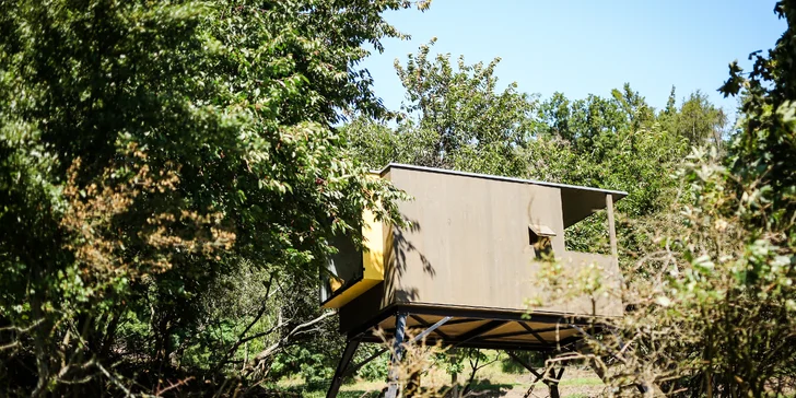 Glamping: minimalistický posed pre dve osoby, solárna sprcha, gril a vyhrievaný sud