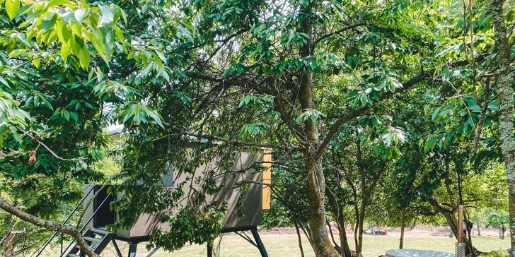Glamping: minimalistický posed pre dve osoby, solárna sprcha, gril a vyhrievaný sud